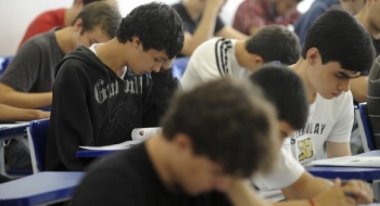 Temas da atualidade são tão importantes quanto conteúdo aprendido em aula